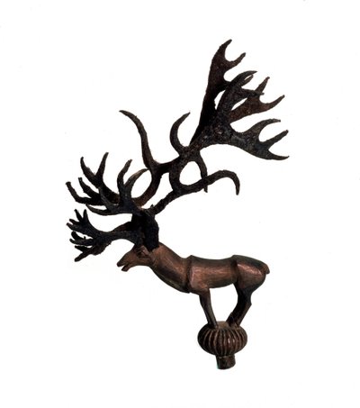 A gilded wooden figurine of a deer Terminal by Unbekannt