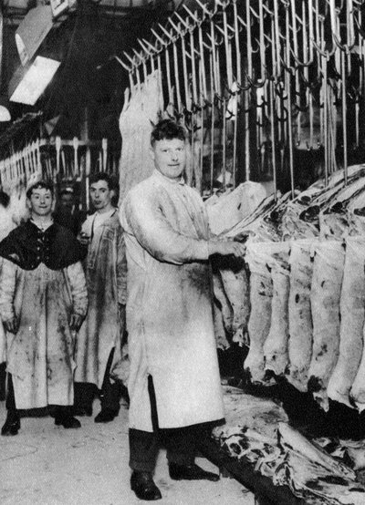 A meat porter, Smithfield Market, London by Unbekannt