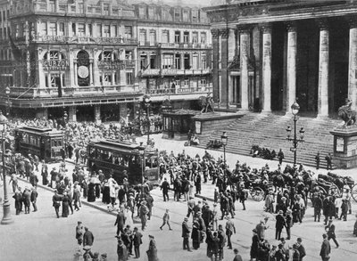 A View of the Bourse During the Passage of the German Troops, 1914 by Unbekannt