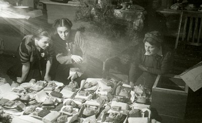 Actresses of the Moscow Art Theatre preparing presents for the Red Army, USSR, 1943 by Unbekannt