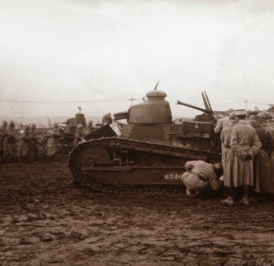 Advancing with Tanks, c1914-c1918 by Unbekannt