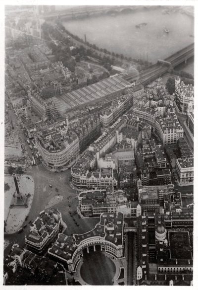 Aerial view of Trafalgar Square, London, from a Zeppelin by Unbekannt