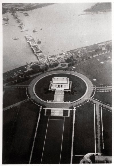 Aerial View of the Lincoln Memorial, Washington DC, USA, from a Zeppelin, 1928-1933 by Unbekannt