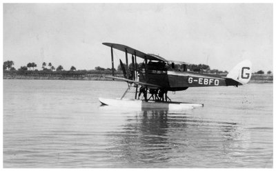 Alan Cobhams De Havilland DH50 landing on the Tigris, Iraq, 1926 by Unbekannt