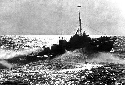 Allied Motor Torpedo Boat on Patrol off the French Coast by Unbekannt