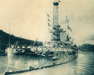American Battleship Missouri making the passage through the Panama Canal by Unbekannt