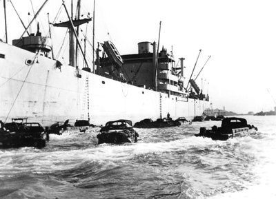 American amphibious vehicles, Le Havre, France by Unbekannt