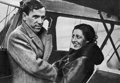 Amy Johnson, British aviator, about to set out for Cape Town, 1932 by Unbekannt