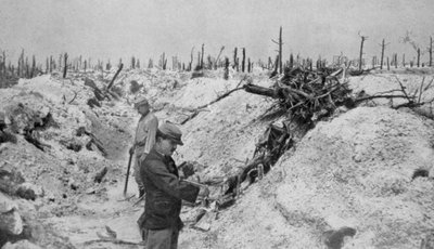 An abandoned German trench around Mesnil, Champagne, France, World War I by Unbekannt