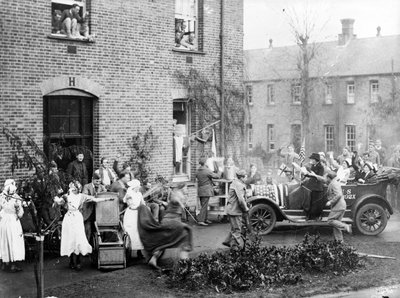 Announcing the Armistice at the American Hospital in Dartford by Unbekannt