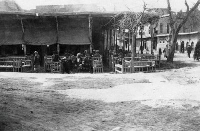 Arab Coffee Shop, Baghdad, Mesopotamia, WWI, 1918 by Unbekannt