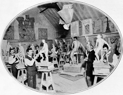 Art students in a sculpture modelling class, London, c1900-1901 by Unbekannt