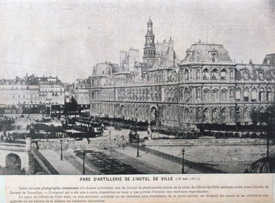 Artillery pieces lined up outside the Hotel de Ville, Paris by Unbekannt