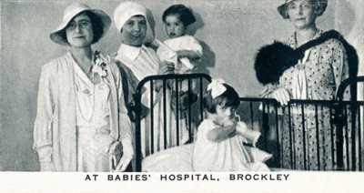 At Babies Hospital, Brockley by Unbekannt