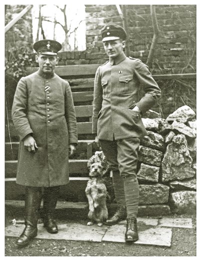 Austrian or Italian soldiers with a dog, February 1918 by Unbekannt