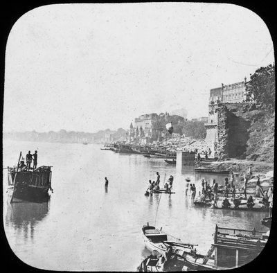 Bathing Ghat at Benares, India, Late 19th or Early 20th Century by Unbekannt