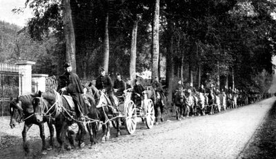 Belgian artillery avoiding German Taube planes, First World War, 1914 by Unbekannt
