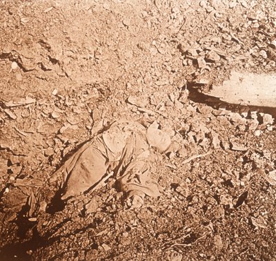 Body of dead soldier, Verdun, northern France, c1914-c1918 by Unbekannt