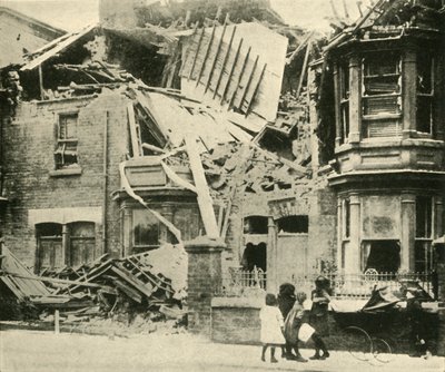 Bomb-Damaged Houses, Hartlepool, First World War by Unbekannt