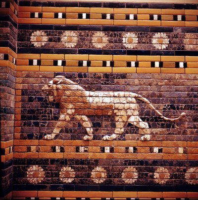 Brick relief of a lion on the walls of the Sacred Way leading to the Ishtar Gate, Babylon, c. 580 BC by Unbekannt