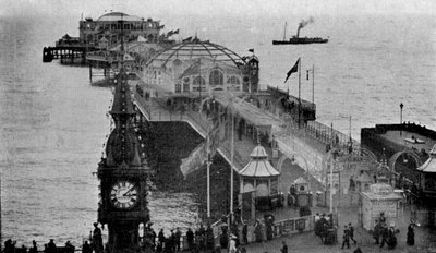 Brighton Aquarium and Palace Pier, Brighton, East Sussex by Unbekannt