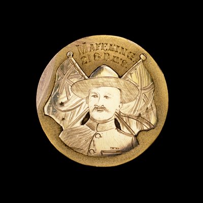 British Boer War Medal celebrating the defence against the Siege of Mafeking and depicting Robert Baden-Powell by Unbekannt