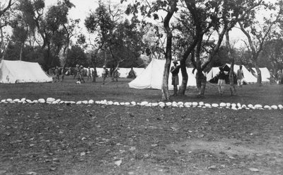 British army encampment by the Yamuna river, India, 1917 by Unbekannt
