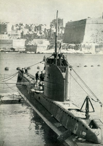 British submarine at Malta, World War II, 1945 by Unbekannt