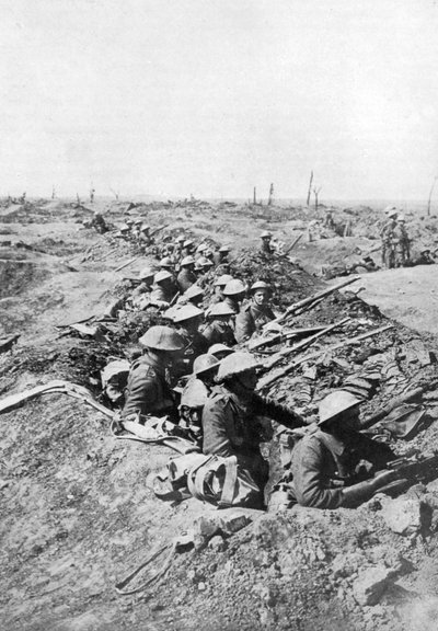 British troops on the Somme Heights, France, First World War, 1914-1918, c1920 by Unbekannt