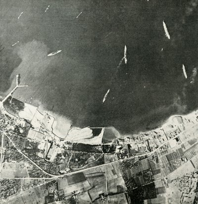 British Warships off the Maltese Coast, World War II by Unbekannt