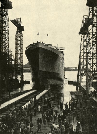 Built in a Belfast Shipyard - The launching of the Edinburgh Castle by Unbekannt