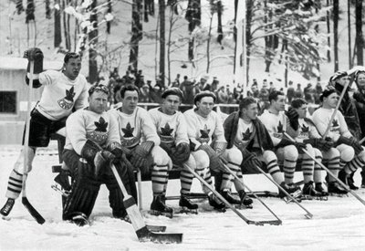 Canadian Ice Hockey Team, Winter Olympic Games, Garmisch-Partenkirchen, Germany, 1936 by Unbekannt