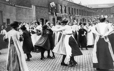 Celebrating the end of the First World War, 1918 by Unbekannt