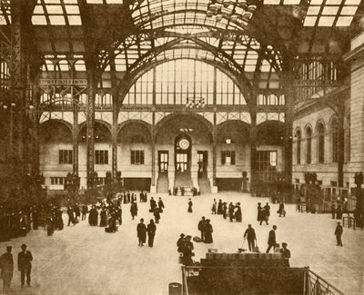 Central Hall, Pennsylvania Station, New York Pennsylvania Railroad Company by Unbekannt