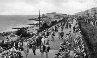 Central Parade and Wish Tower, Eastbourne, East Sussex by Unbekannt