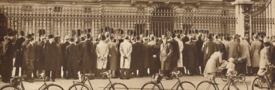Changing of the Guard, Buckingham Palace, December 4th, 1936 by Unbekannt