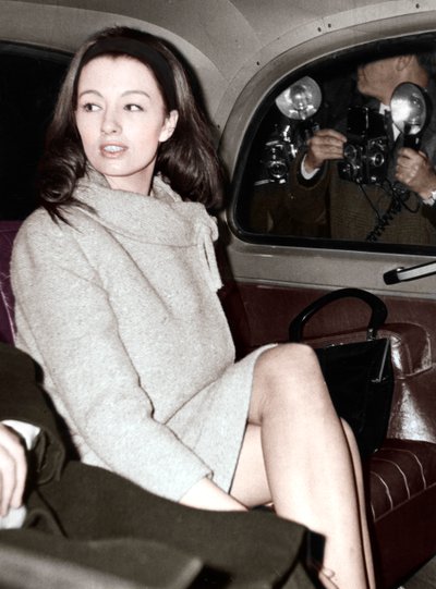 Christine Keeler arriving at the Old Bailey, London by Unbekannt