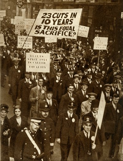 Civil Servants Protesting Against Salary Cuts, London, October 1931 by Unbekannt