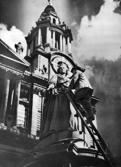Cleaning the Statue of Queen Anne as Part of King George V