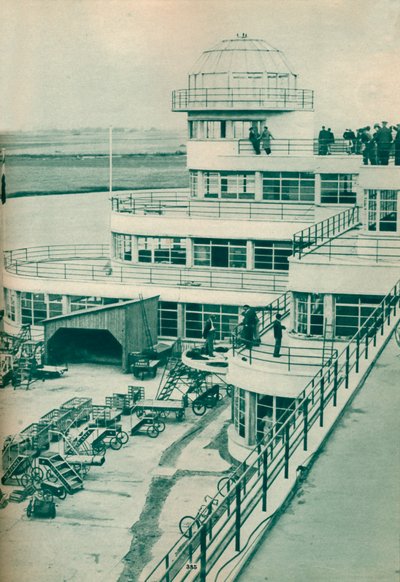 Control Tower at Le Bourget Airport, Paris by Unbekannt