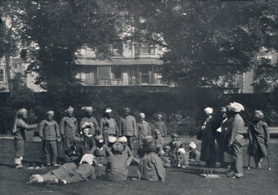 Convalescent Indian Soldiers Playing Quoits on the Eastern Lawns by Unbekannt