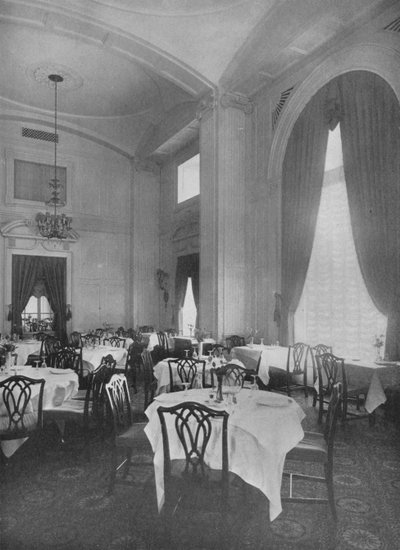 Corner of Main Dining Room showing fine Colonial detail, Roosevelt Hotel, New York City, 1924 by Unbekannt