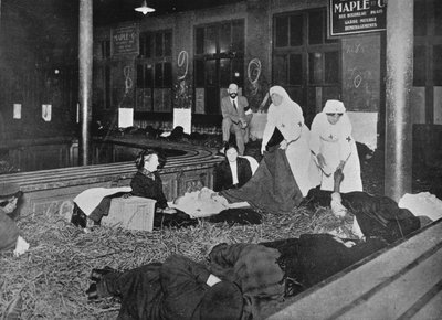 Customs Room at the Gare du Nord, Paris, a relief station for French refugees by Unbekannt