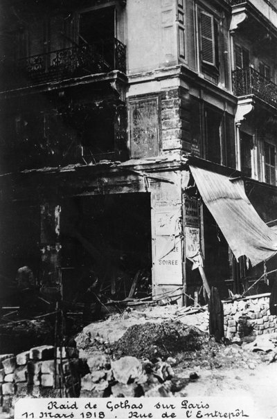Damage after a raid by German Gotha bombers, Paris, 11th March 1918 by Unbekannt