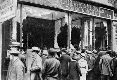 Damaged Austrian Jewellers Shop, Paris, First World War by Unbekannt