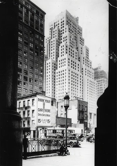 The 40-Story Building of the Standard Oil Company and the Customs House on the Right. New York. Around 1935 by Unbekannt