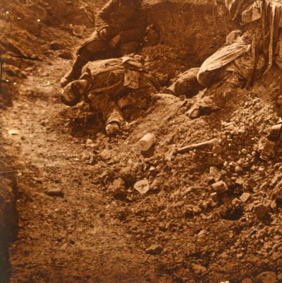 Dead Body in the Trenches, Perthes, Northern France, c1914-c1918 by Unbekannt