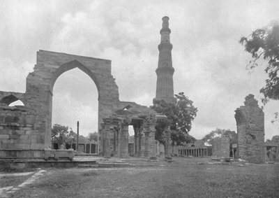 Delhi. - General View of Kutub Mosque and Ruins, c1910 by Unbekannt
