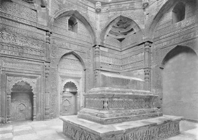 Delhi. Tomb of Altamash First King of Delhi by Unbekannt