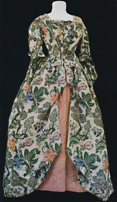 Dress of Spitalfields Silk, with Pink Satin Quilted Petticoat by Unbekannt